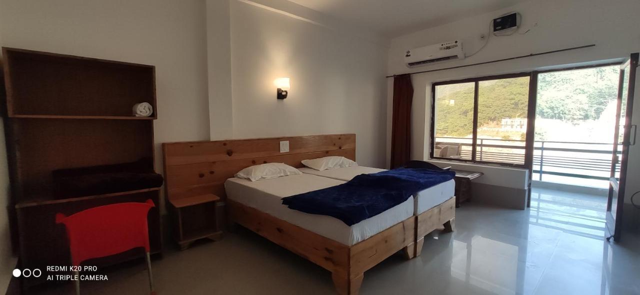 H7 Stay On The Ganges, Yoga & Spa Resort, Rishīkesh Dış mekan fotoğraf