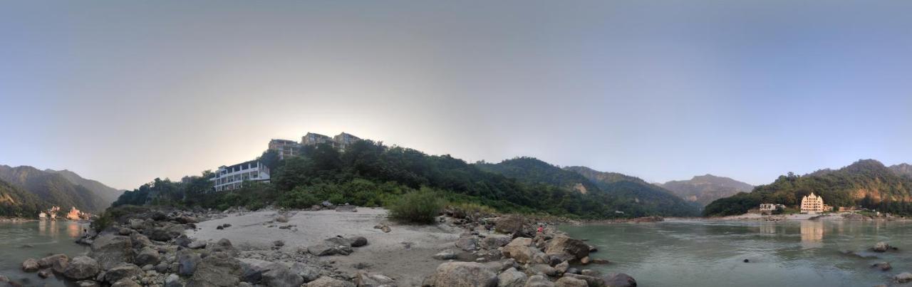 H7 Stay On The Ganges, Yoga & Spa Resort, Rishīkesh Dış mekan fotoğraf