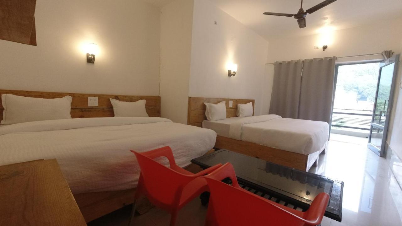 H7 Stay On The Ganges, Yoga & Spa Resort, Rishīkesh Dış mekan fotoğraf