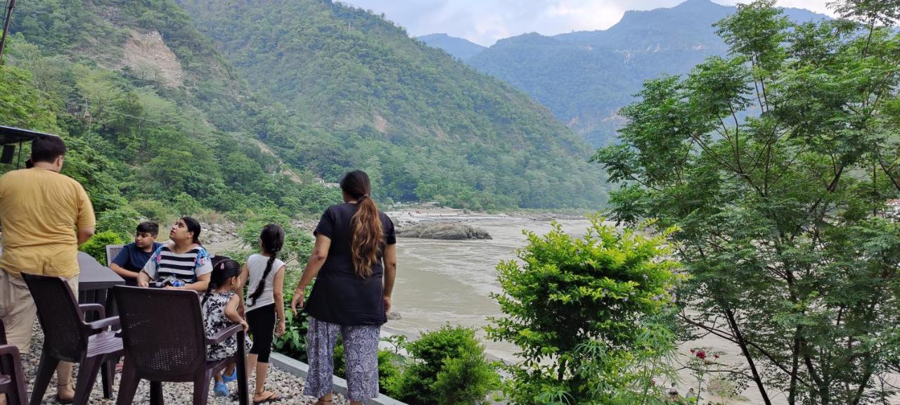 H7 Stay On The Ganges, Yoga & Spa Resort, Rishīkesh Dış mekan fotoğraf
