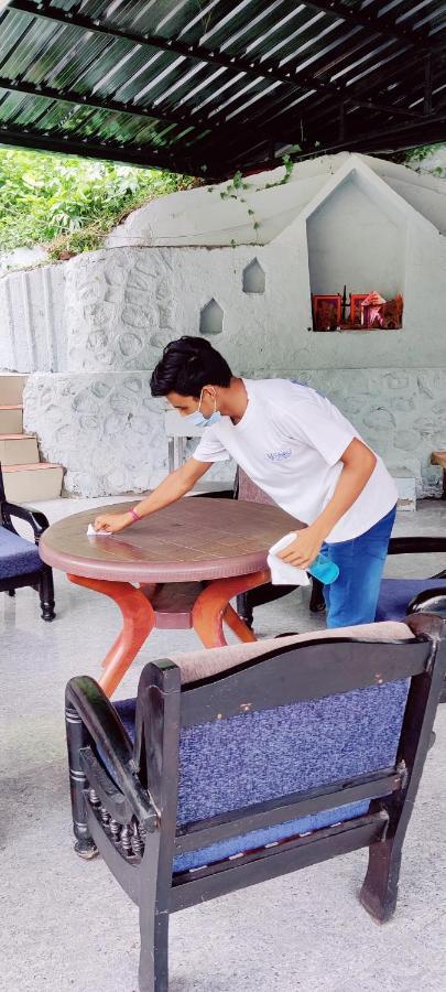 H7 Stay On The Ganges, Yoga & Spa Resort, Rishīkesh Dış mekan fotoğraf